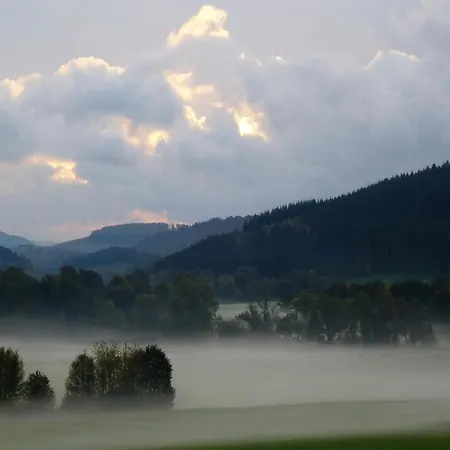 In Sauerland Nahe Winterberg Skifahren *