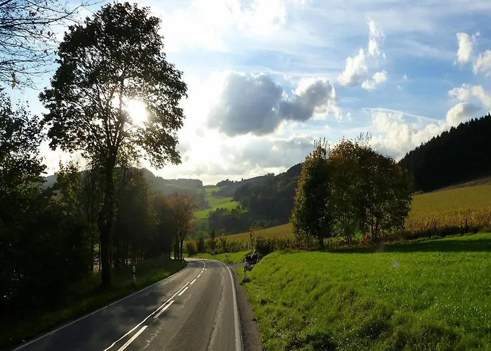 In Sauerland Nahe Winterberg Skifahren *