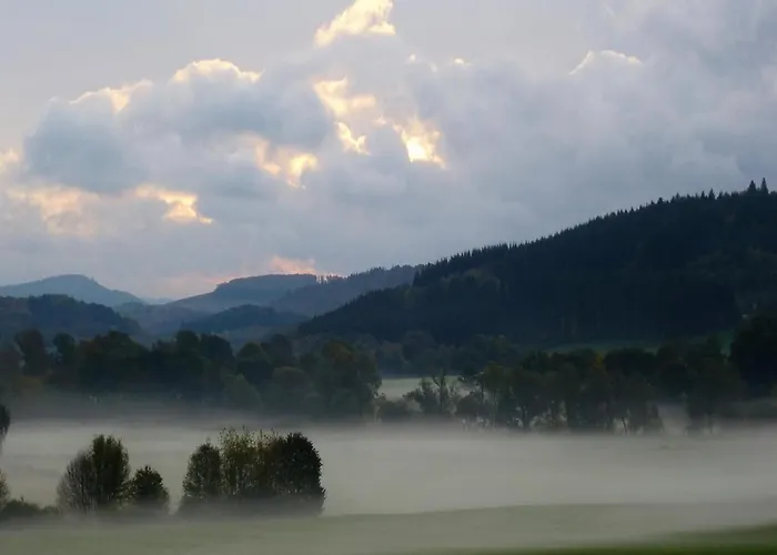 In Sauerland Nahe Winterberg Skifahren *