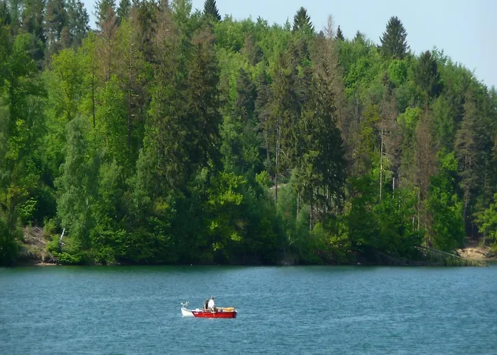 In Sauerland Nahe Winterberg Skifahren *